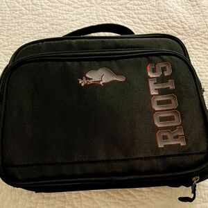 Roots Black Insulated Lunch Bag